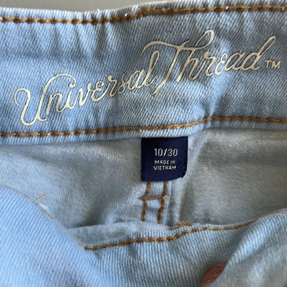 Universal Thread Jean Shorts - Picture 3 of 3